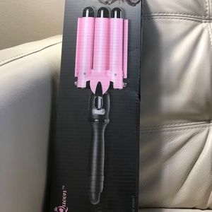 Pretty Queen 3 Barrel Hair Curler NEW